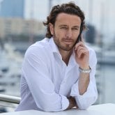 Busco ligar. Pasar el rato y ya veremos.