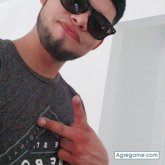 Busco pareja. Una pareja. Bello. De todo