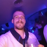 Busco pareja. Busco mujeres. Soy una