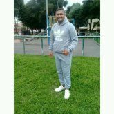 Busco pareja. Me defino como un chico