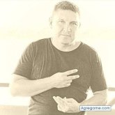 Independiente. Busco pareja. Chicas.