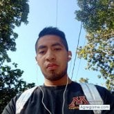 Busco pareja. Amigas. Alegre. Salir.