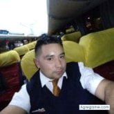 Asistente. Busco pareja. Tierno