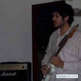 Encuentra Hombres solteros en Hurlingham