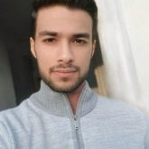 Una pareja o amigos con quien pueda