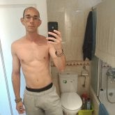 Busco ligar. Soy divertido, agradable,