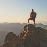 Busco conocer gente. Chatear. Si.