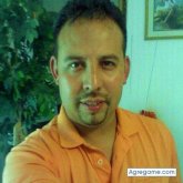 TigreBlanco chico soltero en Houston