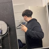 Busco pareja. Busco mujeres jóvenes.