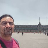 Conocer gente de mi ciudad. Alegre