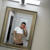 Cocinero. Mujer de 20 hasta 40 años sin