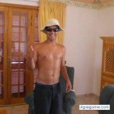 Encuentra Hombres solteros en Playa Honda
