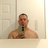 Trabajo. Busco amistad y más. Un poco