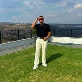 Mujeres  bonitas y que bailan. Perros y