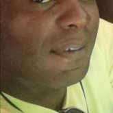 Busco hacer amistades. Amistades.