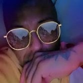 Trabajador. Me gusta la fiesta y estar