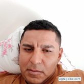 Busco pareja. Mujer. Alegre. El deporte.