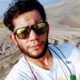 Una mujer que se quiera divertir. Hola