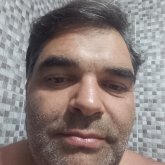 Amistades y pasear .sin malos humores.