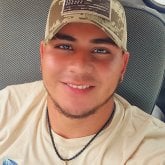 Busco conocer gente. Persona cerca de