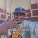 Busco pareja. Solo escribe a WhatsApp