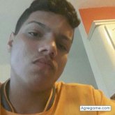 Estudiante. Busco chatear. Buena persona