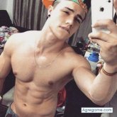 Me gusta las chicas fuertes y bien rica.