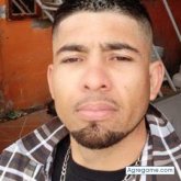 Busco ligar. Mujeres. Escuchar música.