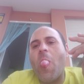 Trabajo. Conocer gente y lo que surja.