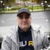 Busco pareja. Amistad y lo que surja. Un