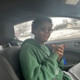 En busca de mujer no importa la edad. En