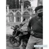 Trabajo. Busco conocer gente. Amistades.