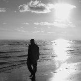 Busco amistades. Deporte, música.