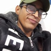 Busco pareja. Mujer culona de 20 años