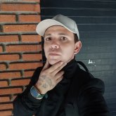 Trabajador. Busco chatear. Mujeres y