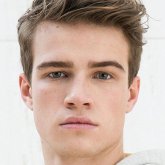 Mujeres, de edad similar o mayores, para