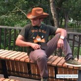 Busco pareja. Gente. Hombre. Mujer.