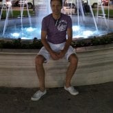 Una mujer que tenga entre 40 y 55 años