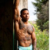 Busco pareja. Buena comida. Dios. Las