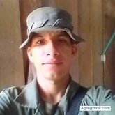 Busco: Chicas pa lanteMe gusta: Fútbol