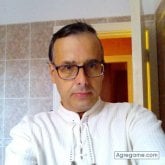 Encuentra Hombres solteros en La Gallega