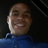 Una mujer madura y seria y aparte