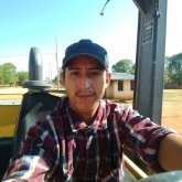 Busco pareja. Vajo de estatura delgado.