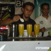 bartender chico soltero en Cancún