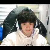 Busco tener aventuras. Solito, guapo,