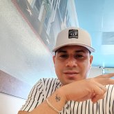 Busco: Mujeres para hacer bonita amistadMe defino:
