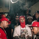 Trabajo. Busco conocer gente. Estoy