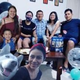 Mujeres. Hombre. El futbol y la rumba.