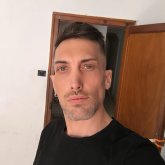 Operario de logística. Busco pareja.