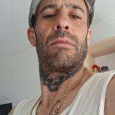 Busco pareja. Casado guapo ojos casi